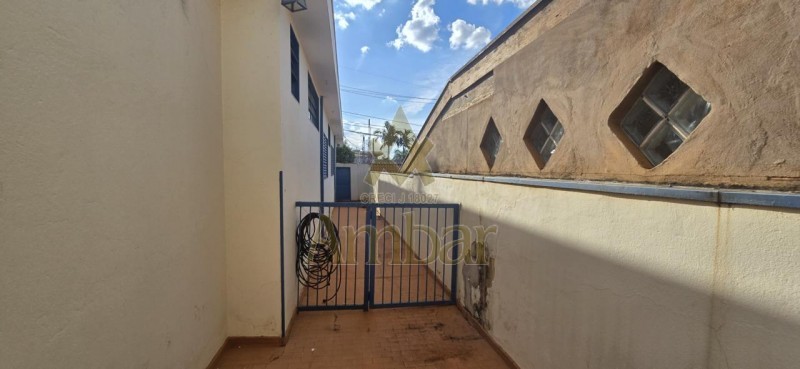 Casa para alugar com 4 quartos, 191m² - Foto 12