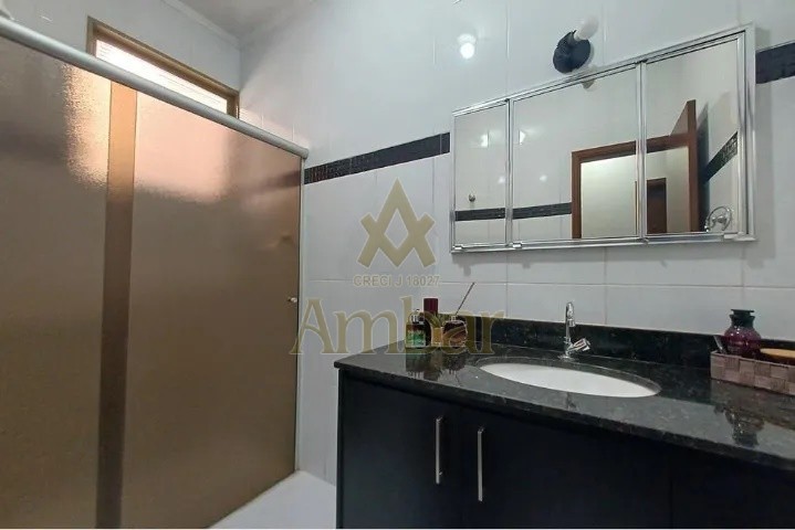 Casa para alugar com 4 quartos, 250m² - Foto 5