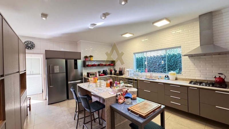 Ambar Imóveis | Imobiliária em Ribeirão Preto | Casa de Condomínio - Quinta dos Oitis - ARARAQUARA